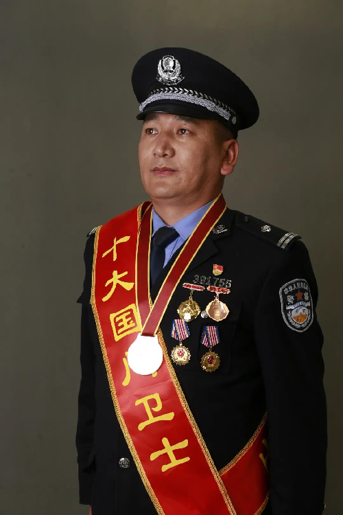 入选首届"十大国门卫士" : 05级"老学长"的风雨成长路