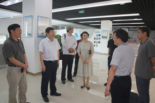 校领导带队检查校园安全及学生寝室搬迁工作