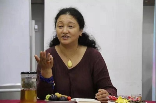 尼真老师在课上