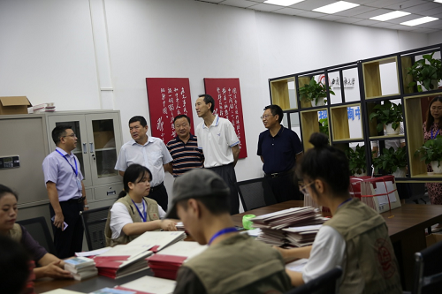 校领导一行深入招生录取现场检查指导工作