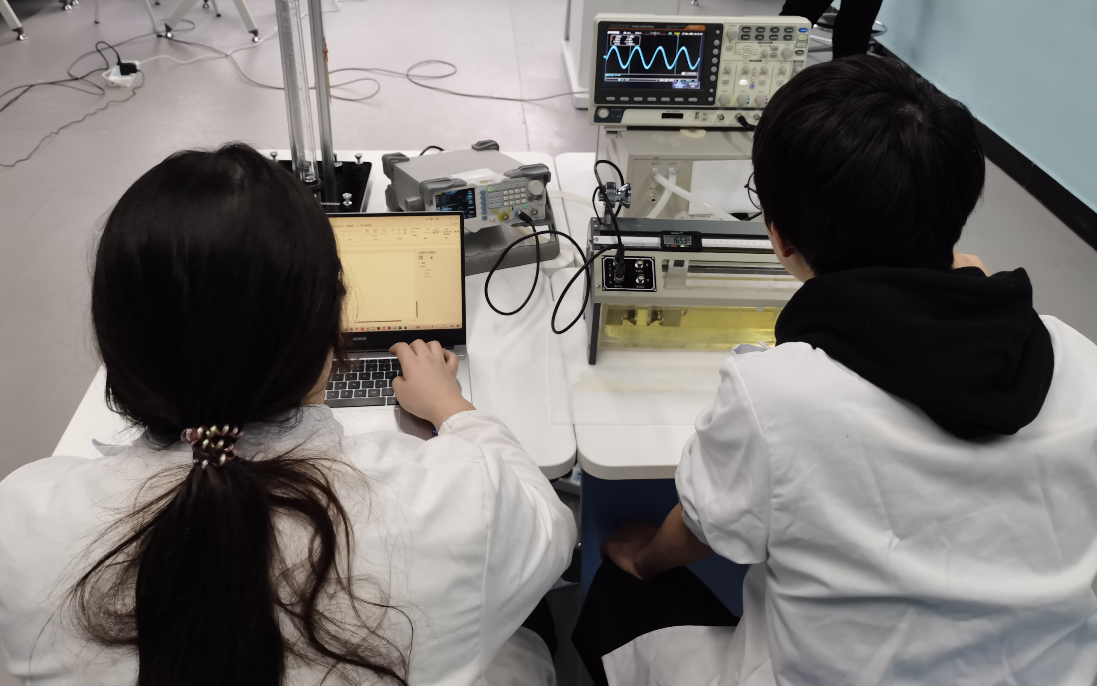 西南民族大学学子在全国大学生物理实验竞赛中荣获一等奖 