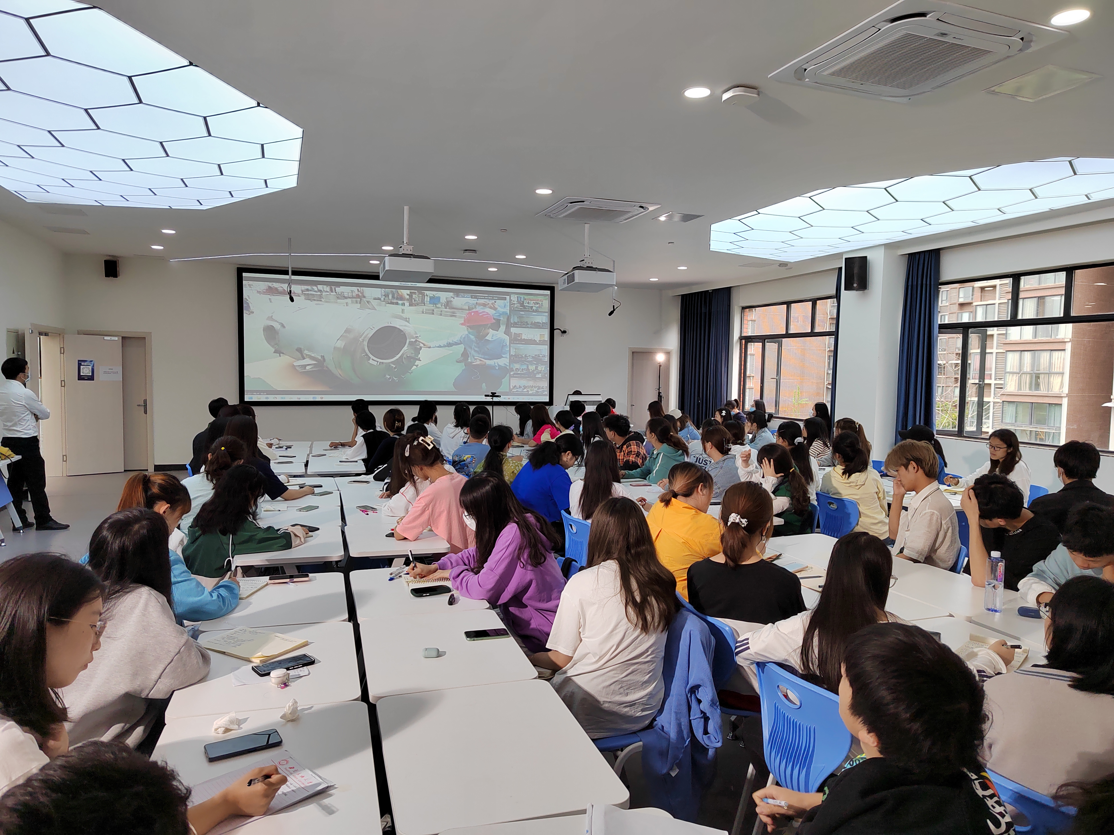 云端认知实习 协作笃行致远 ——我校联合西北民大、北方民大开展2021级化学类专业“云端”认知实习