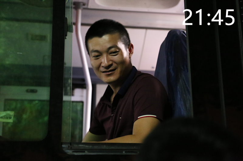 已经开了将近11个小时车的郑伟师傅